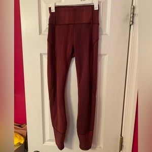 lululemon In Movement Tight Everlux Size 2 in Linear Spray Dye White Garnet